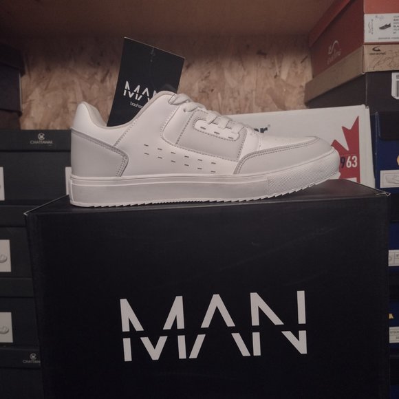 Men's stylish low cut running shoes MAN brand Special Price $40. - Picture 3 of 3